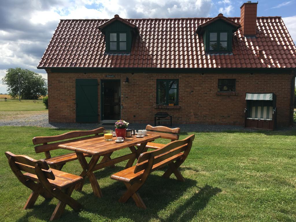 Ferienwohnungen Dargatz Lussvitz Buitenkant foto